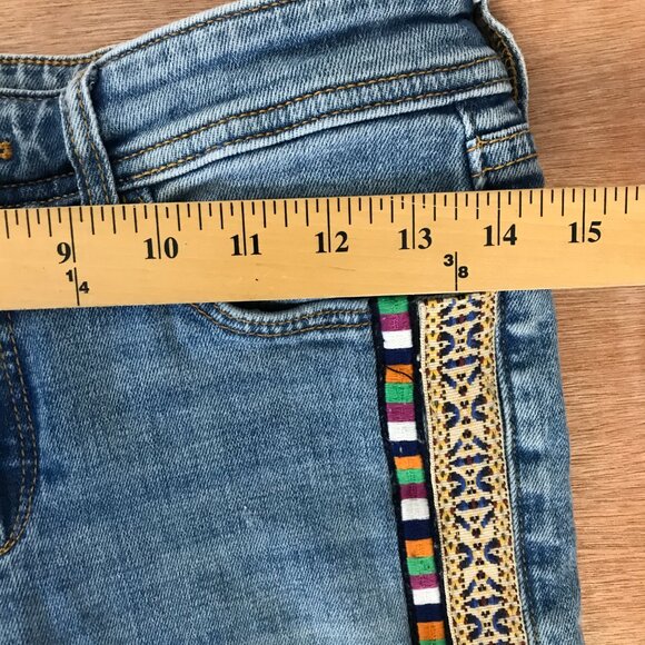 Pilcro Slim Boyfriend Crop Jeans Women 25 Blue Mid Rise Embroidered Aztec Denim - Picture 11 of 14